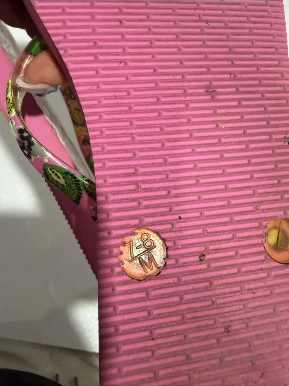 Vera Bradley Pink Floral Flip Flops — Size M (7-8)